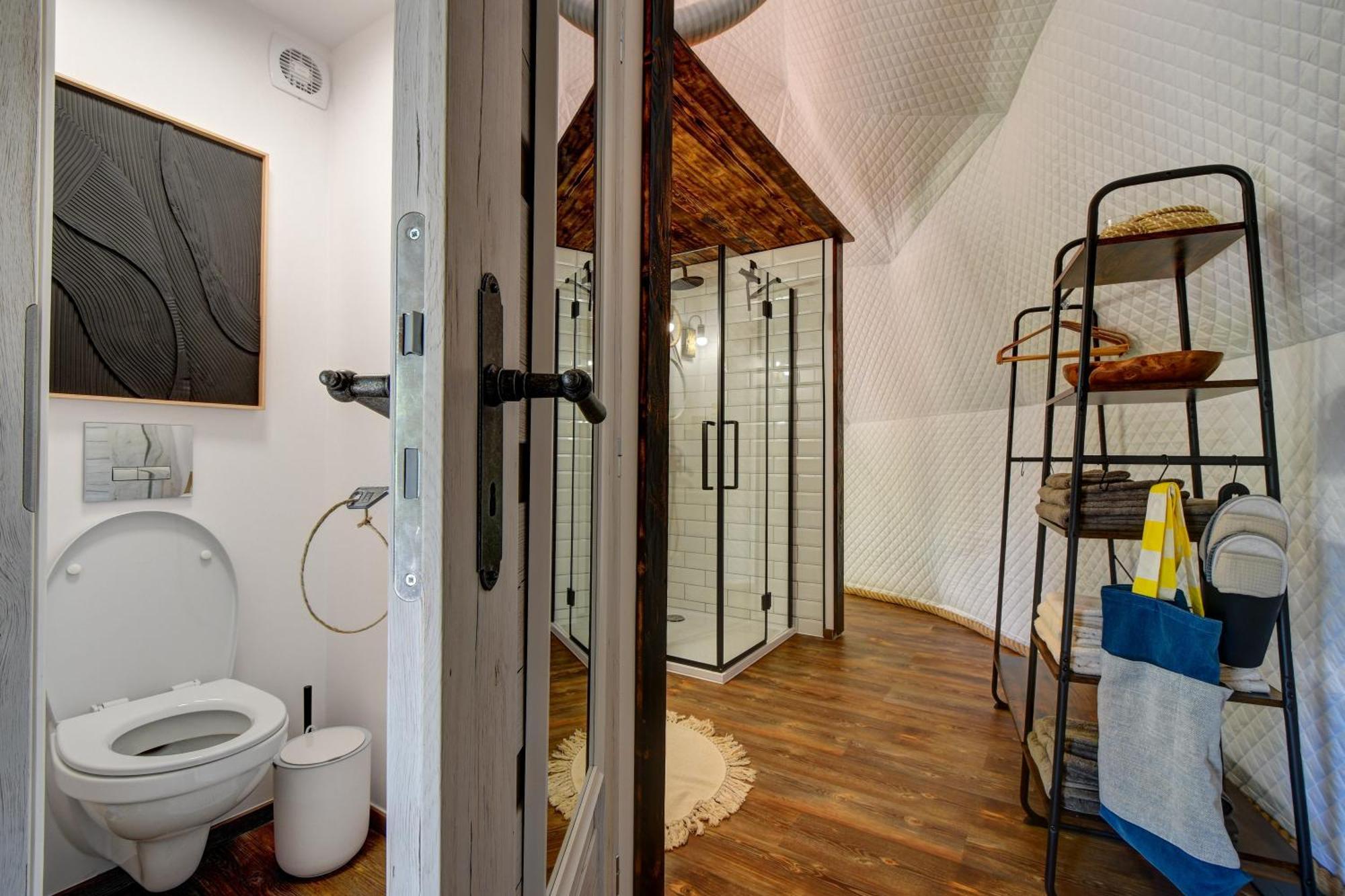 Hotel Tiche Misto Glamping à Slapy  Extérieur photo
